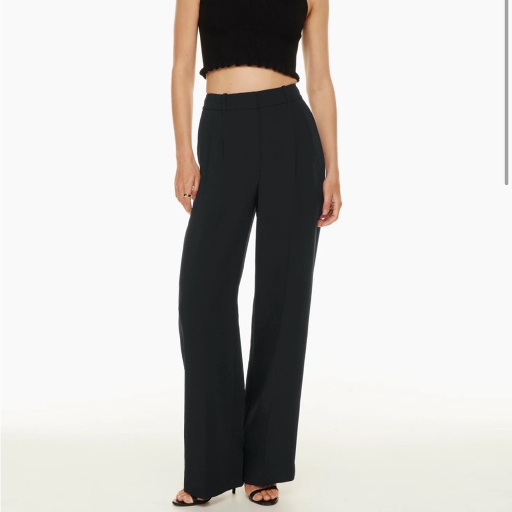Aritzia Effortless Pant - Short length